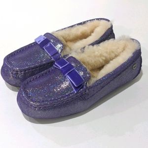 UGG k Annmarie Kids Moccasin Slippers Girls 2 NIB